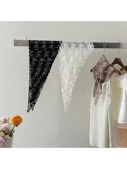 Vintage crochet headband bandana in cream color styled on mannequin head