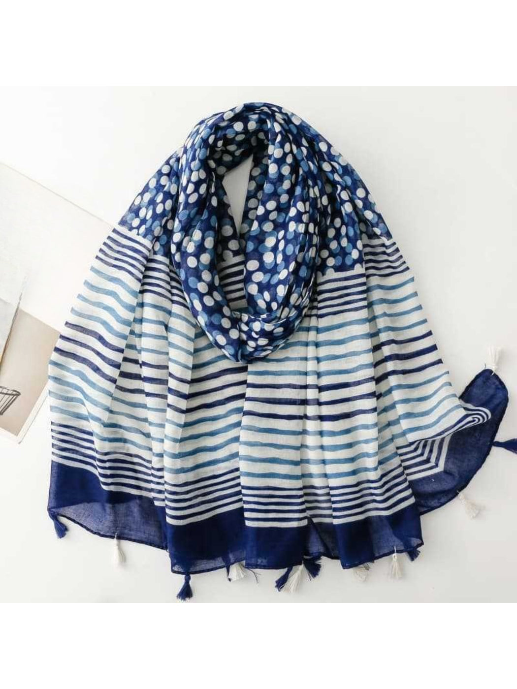 Scarvii - Refined Dot Pattern Everyday Scarf