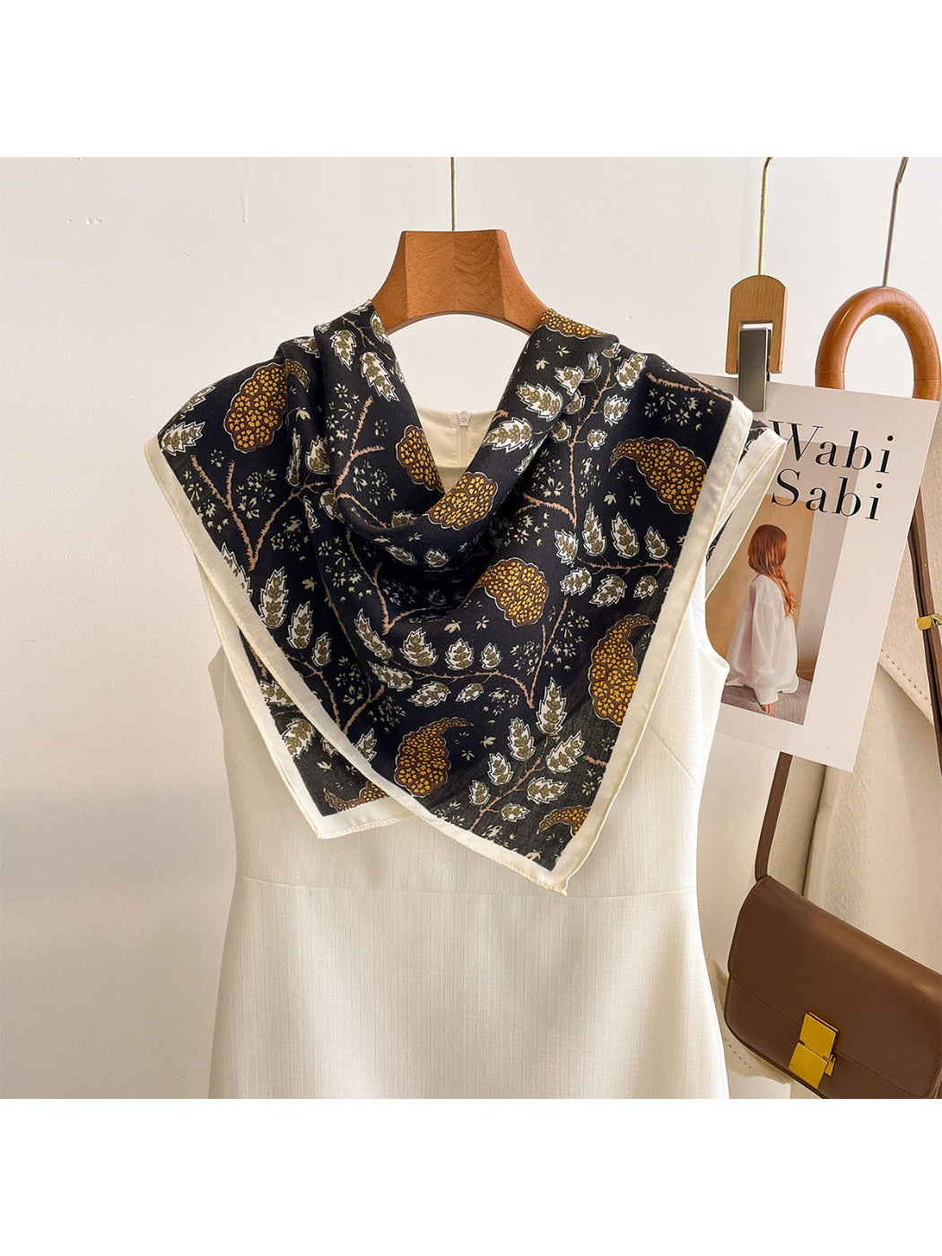 Scarvii - Printed Floral Paisley Pattern Square Scarf