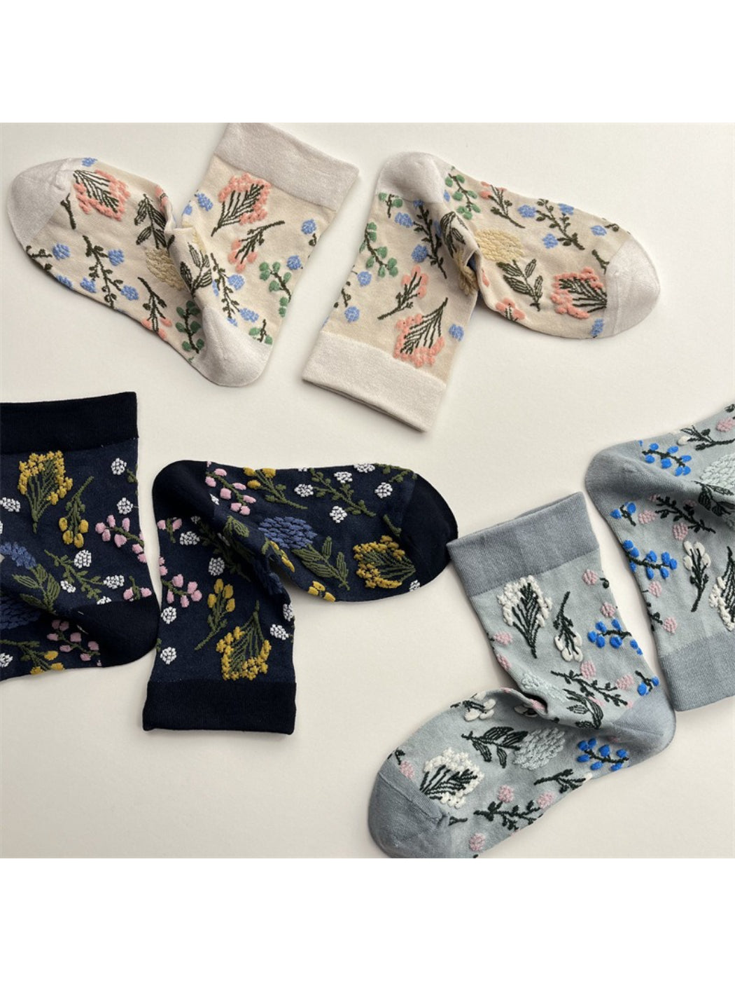 Rufia - Vintage Floral Embroidered Mid-Calf Socks