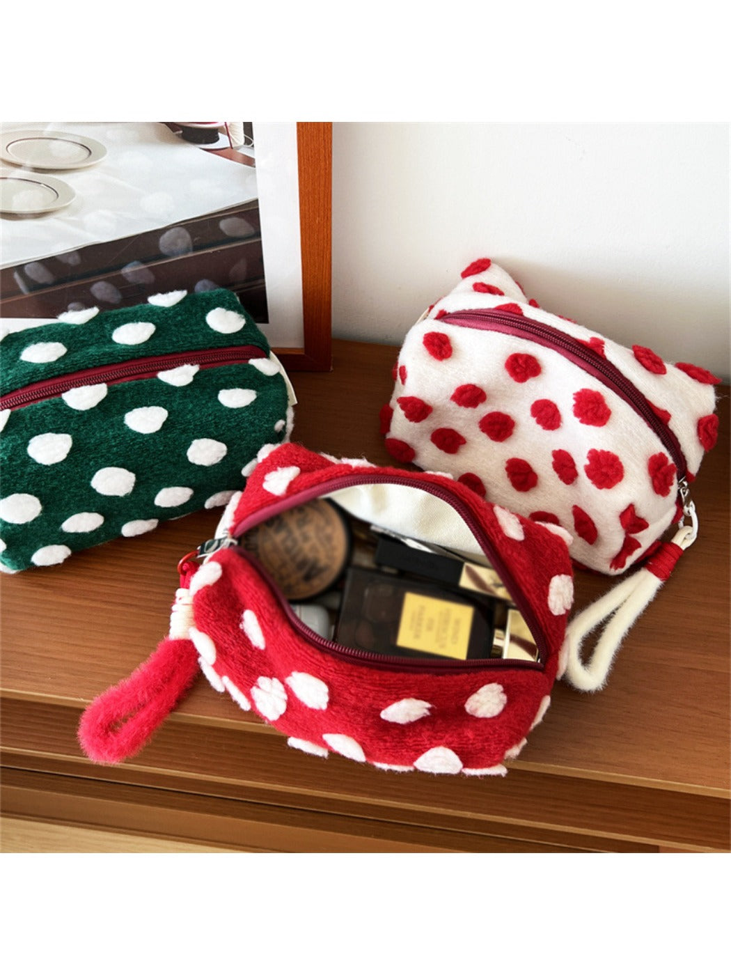 Cosbai – Polka Dot Handbag for Cosmetics