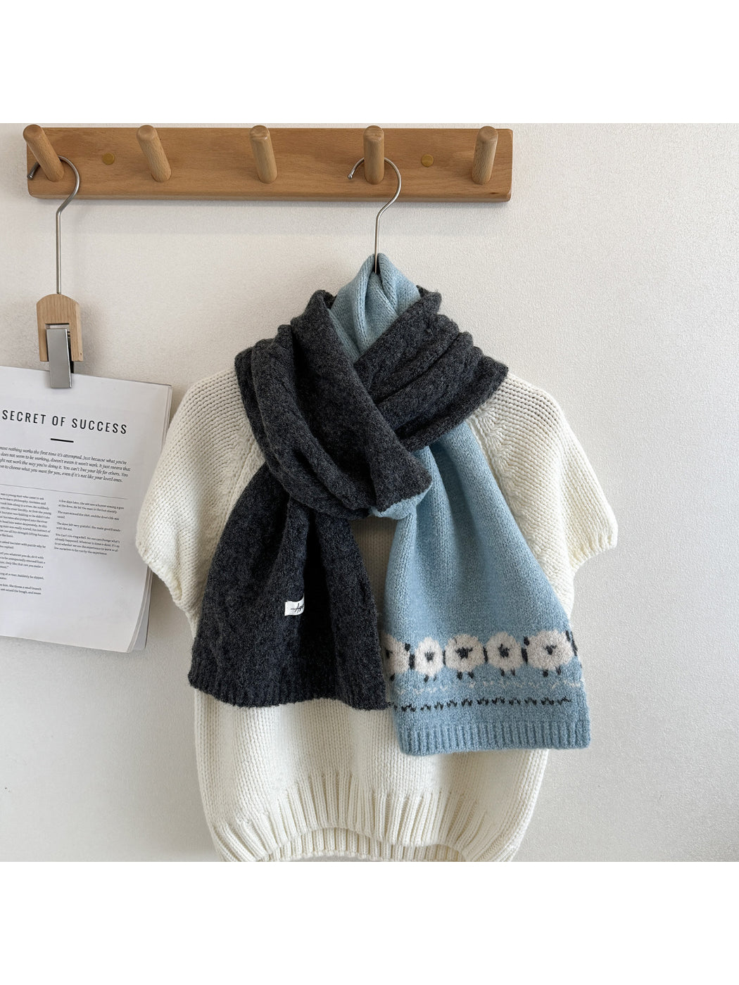 Scarvii - Sheep Motif Knit Scarf