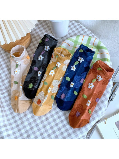 Rufia - Playful Flower Motif Casual Ankle Socks