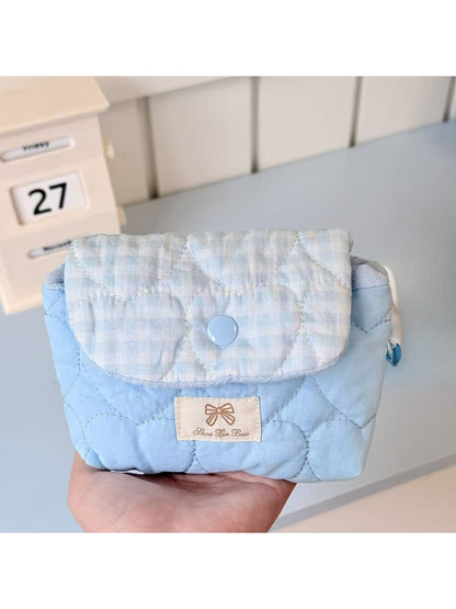 Cosbai - Floral Quilted Envelope Shape Pouch Bag