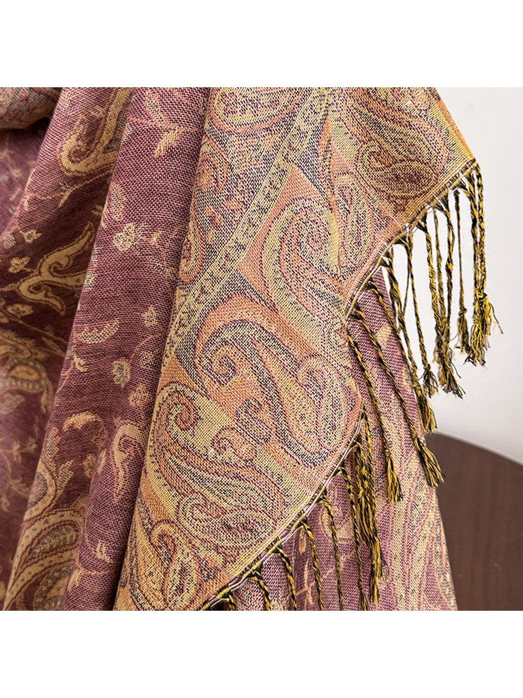 Scarvii - Vintage Paisley Print Fringe Scarf