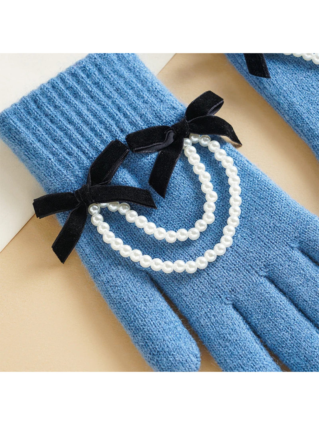 Gloving - Bow and Beaded Touchscreen Gloves