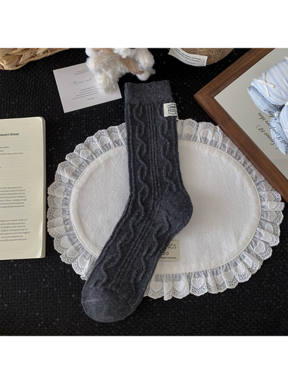 Rufia - Cute Cat Embroidered Crew Socks