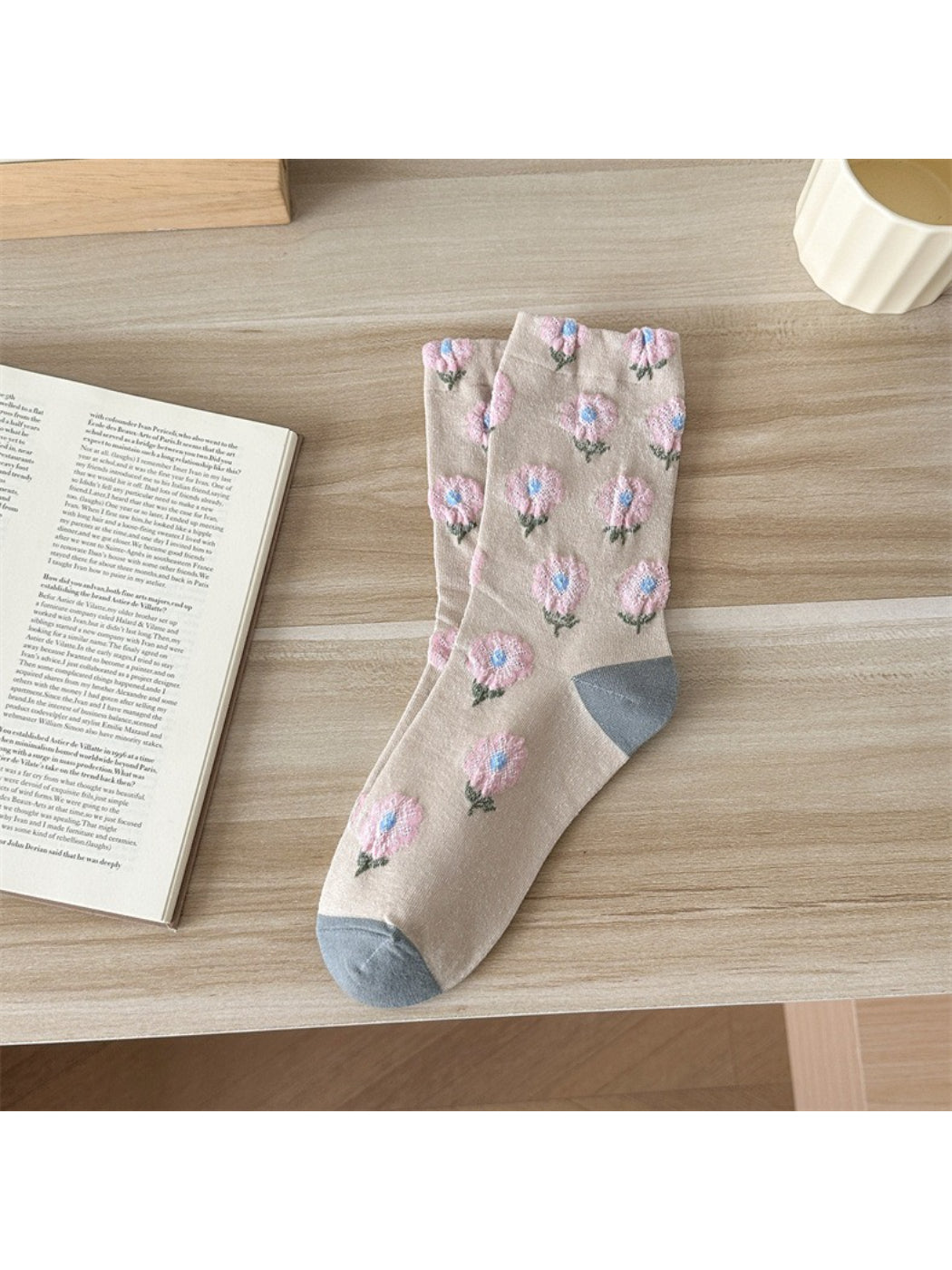 Rufia - Soft Garden Embroidery Crew Socks