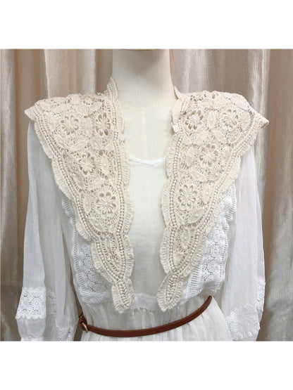 Scarvii - Vintage Floral Hollow Out Triangle Scarf