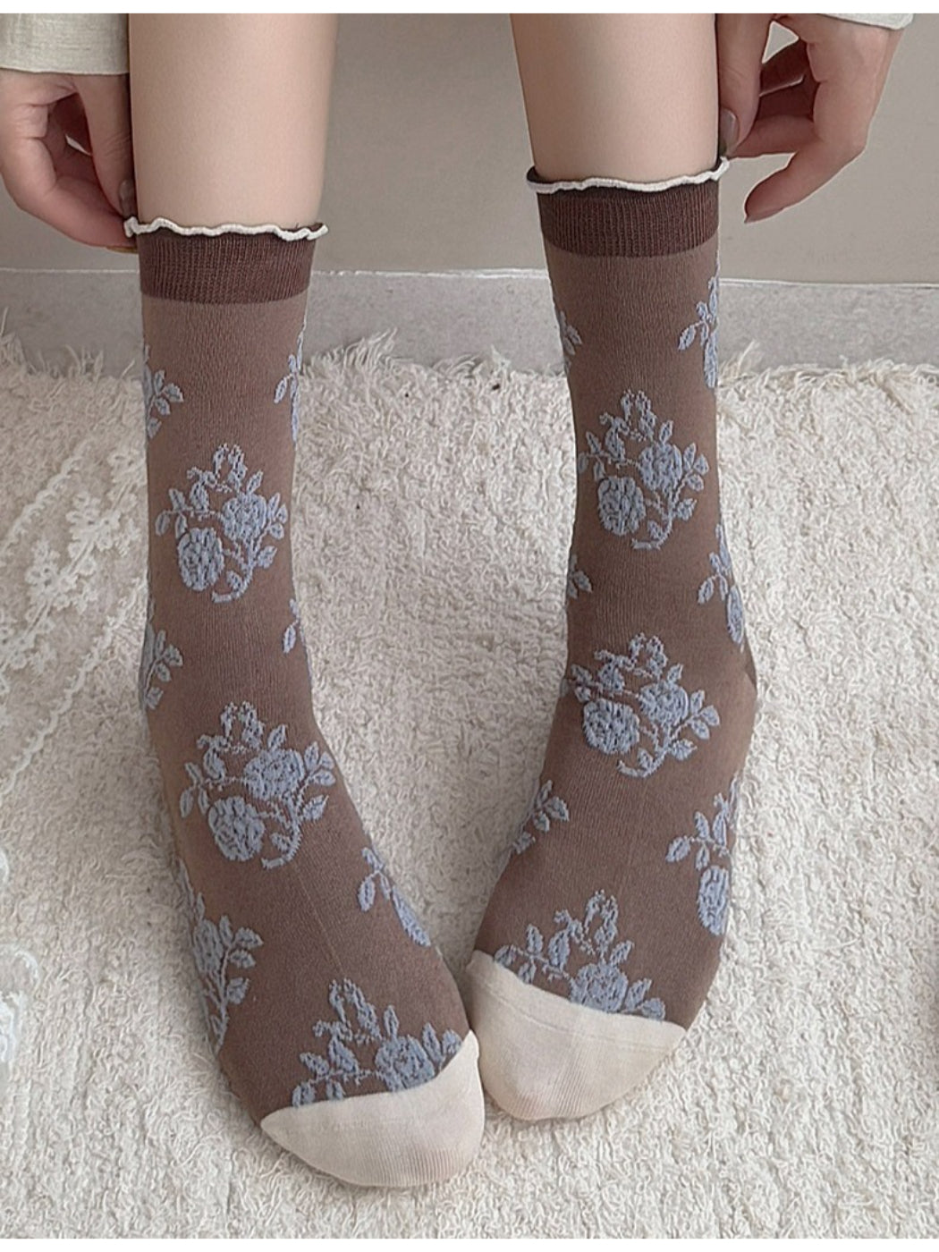 Rufia - Vintage Floral Jacquard Lettuce-Edge Socks