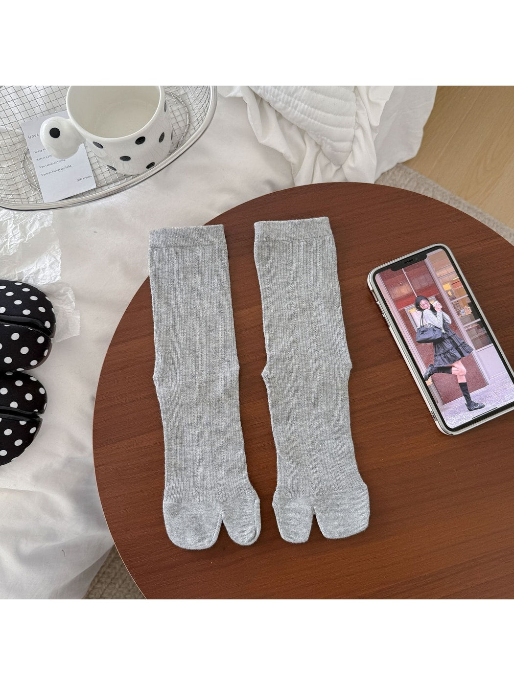 Rufia - Solid Color Split Toe Socks