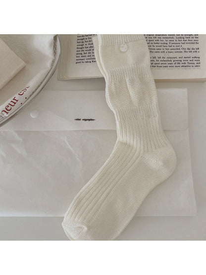 Rufia - Solid Color Button Detail Casual Crew Socks