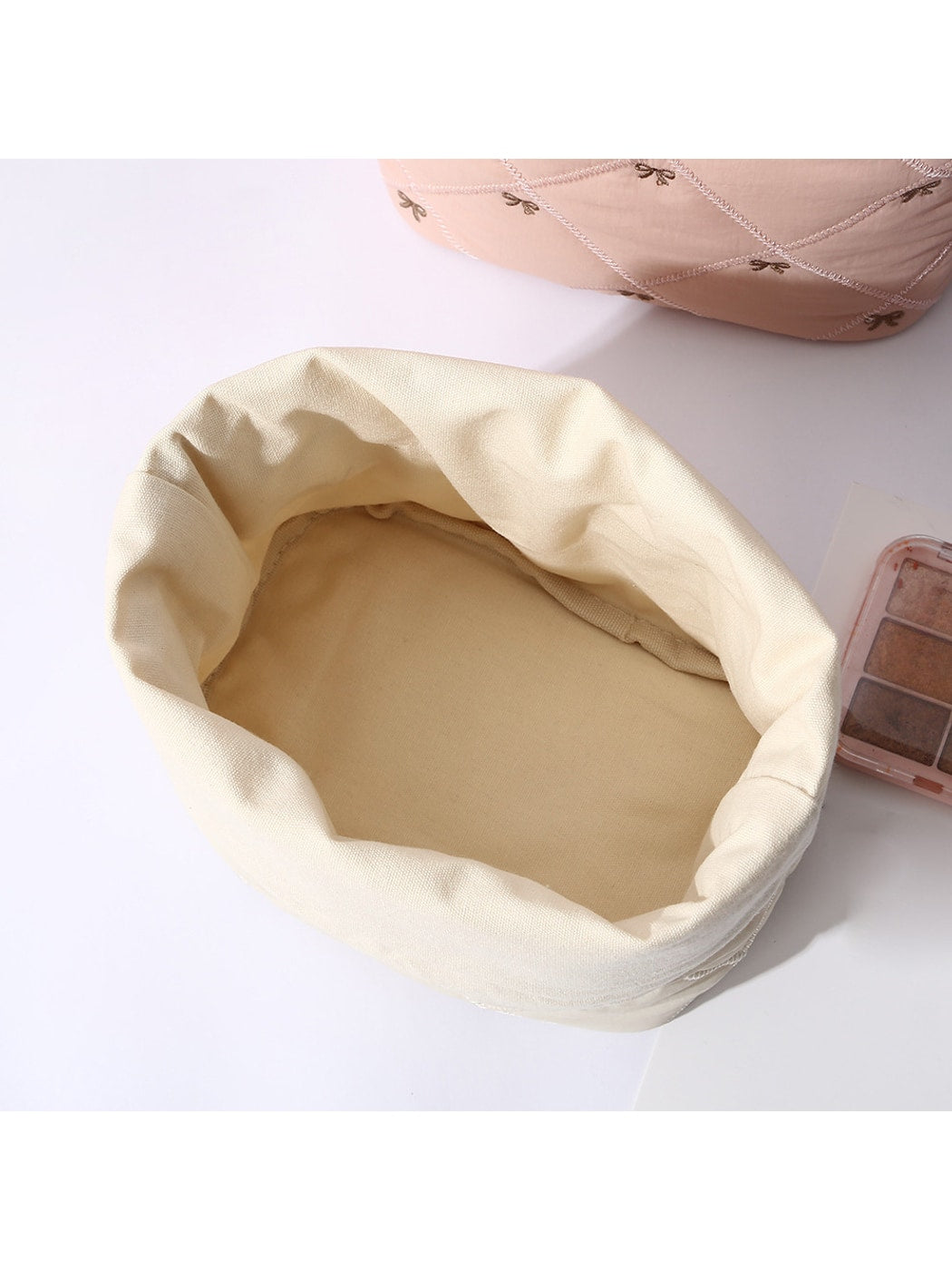 Cosbai - Bow Detail Quilted Drawstring Makeup Bag