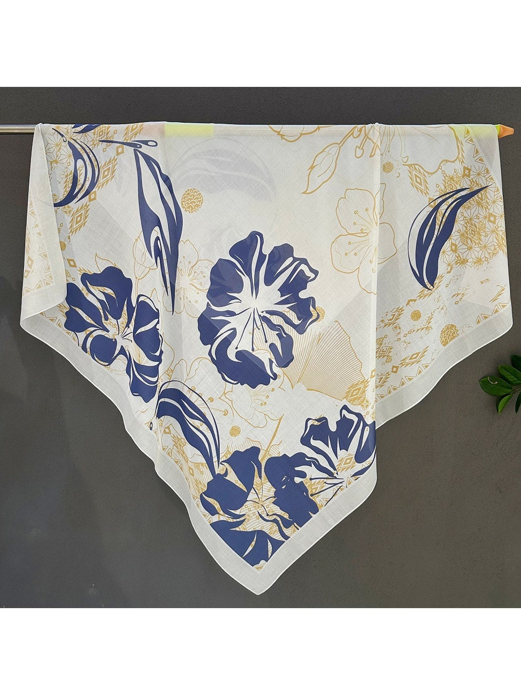 Scarvii - Blue Floral Print Elegant Square Scarf