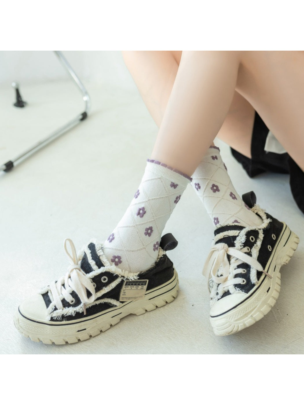 Rufia - Sweet Floral Textured Crew Socks product image 3