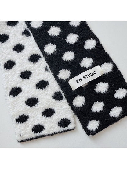 Scarvii - Reversible Soft Dot Scarf