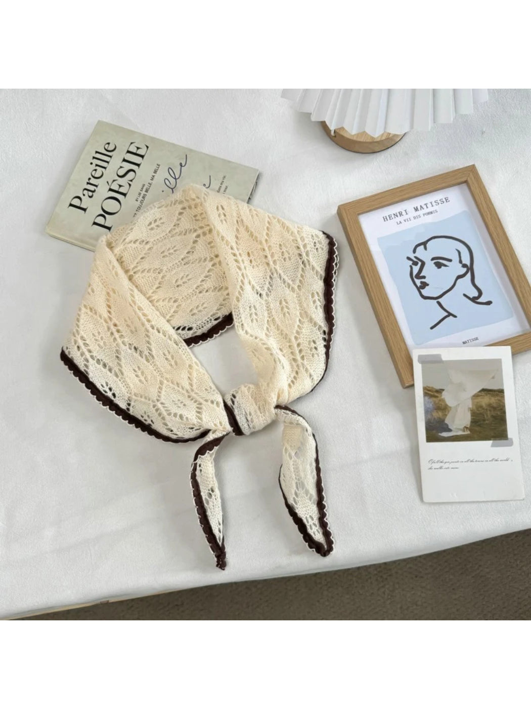 Scarvii - Leaf-Like Openwork Scallop Trim Scarf