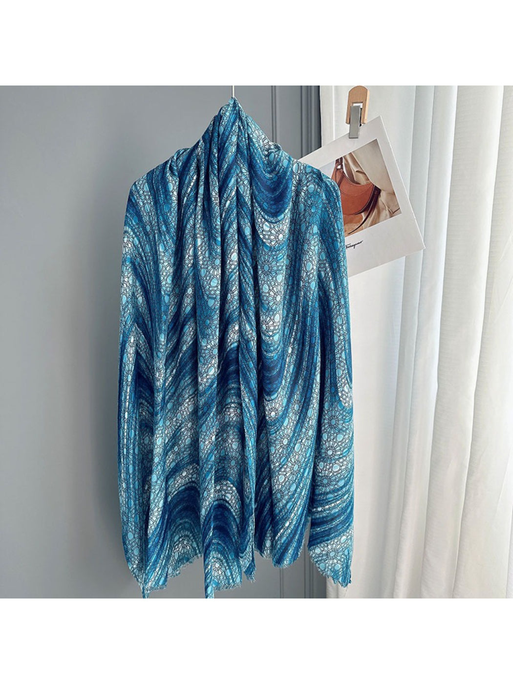Scarvii - Geometric Gradient Pattern Long Scarf