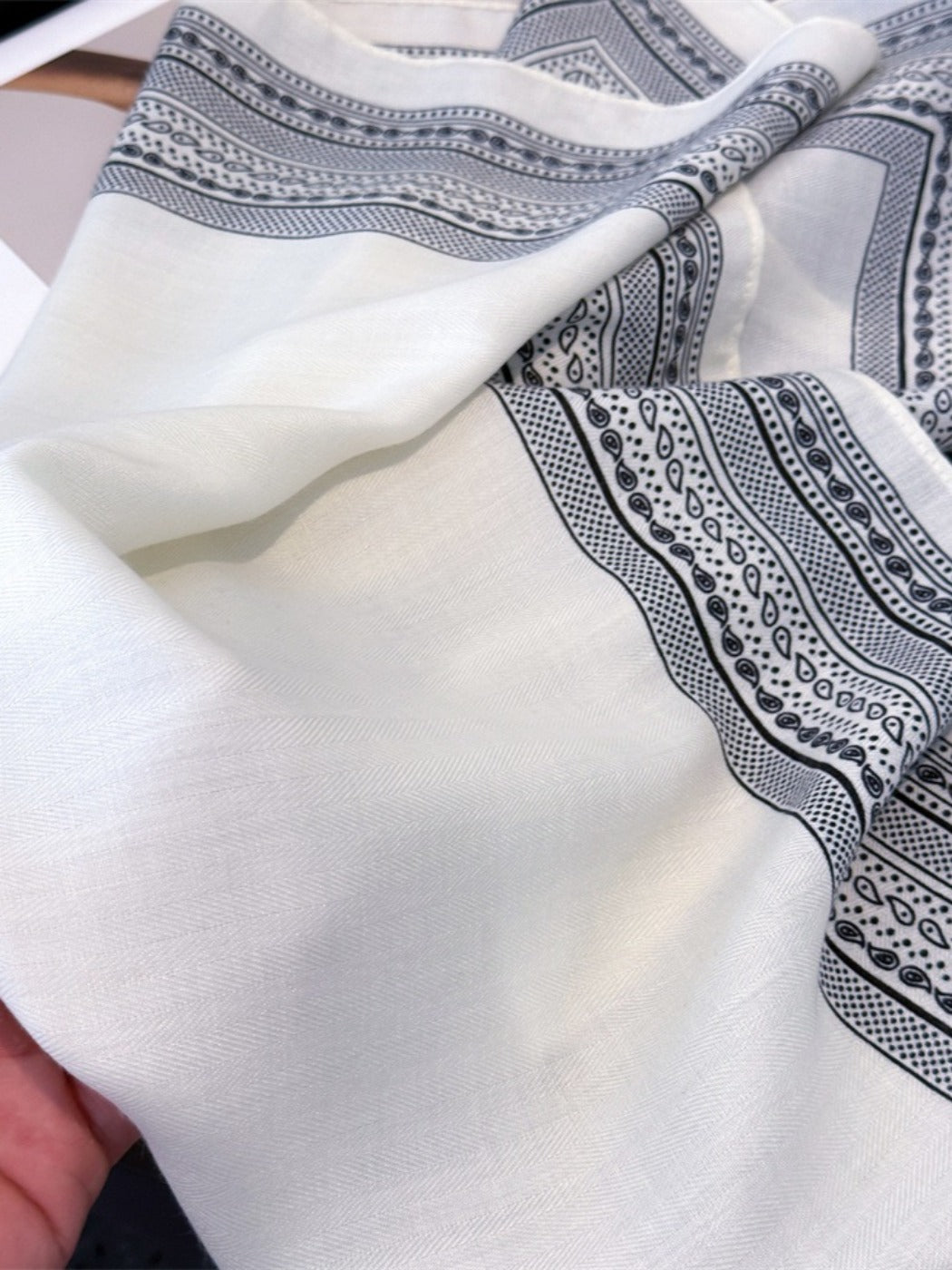 Scarvii - Minimalist Geometric Print Square Scarf – Simple & Elegant