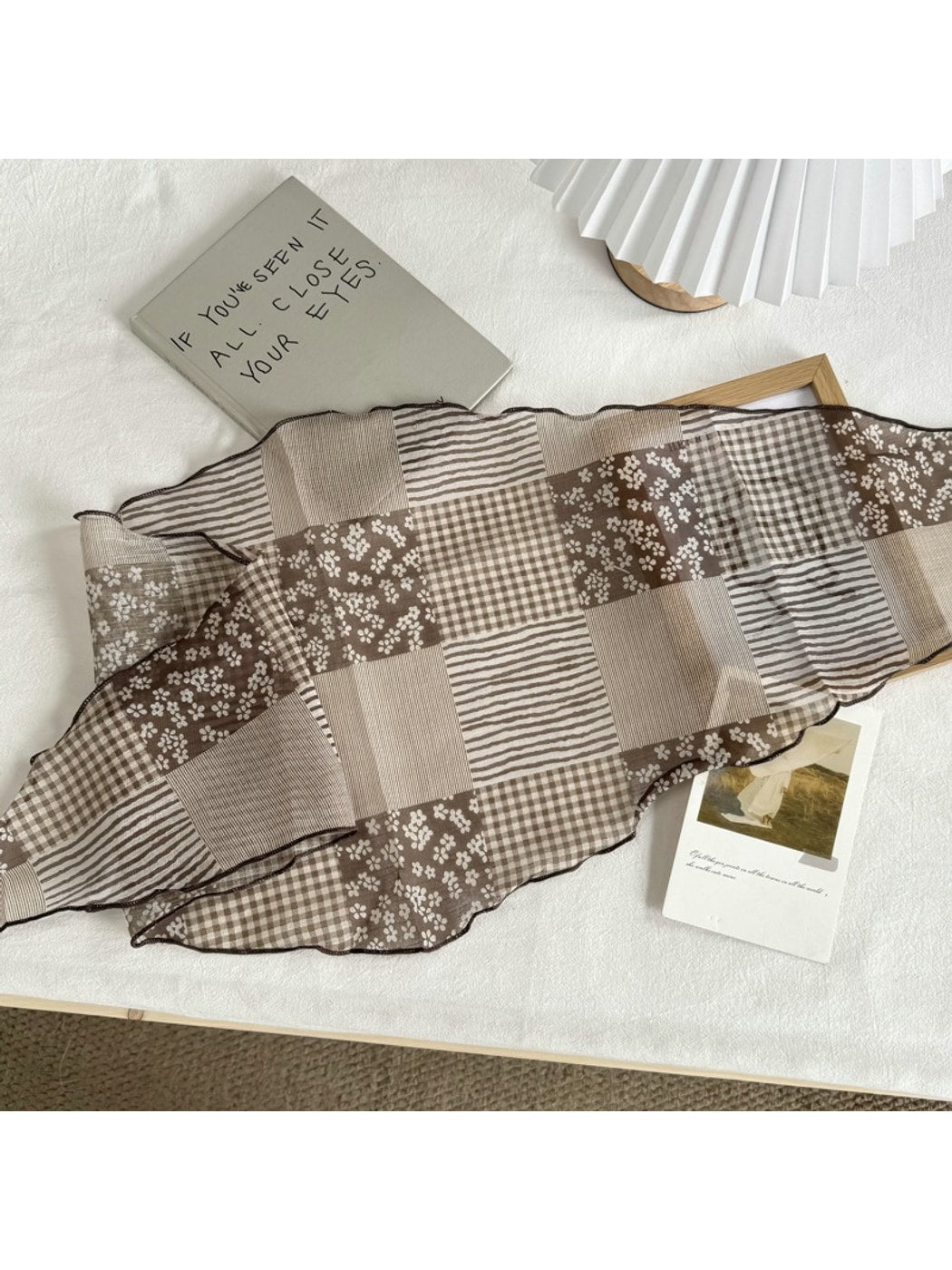 Scarvii - Simple Muted Printed Diamond-Shaped Scarf