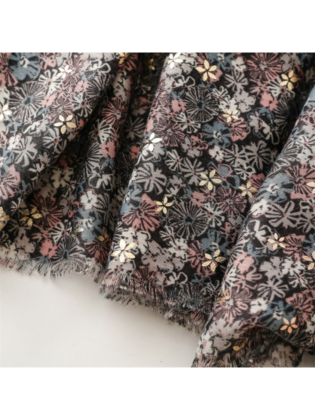 Scarvii - Ditsy Floral Print Scarf