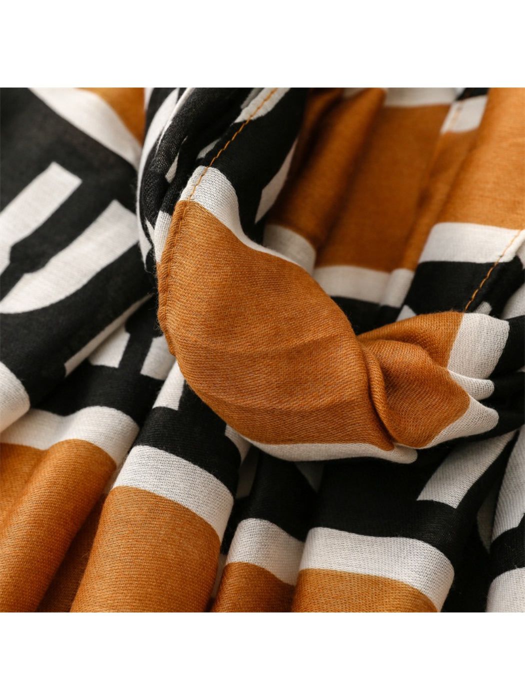 Scarvii - Graphic Stripe Pattern Everyday Scarf