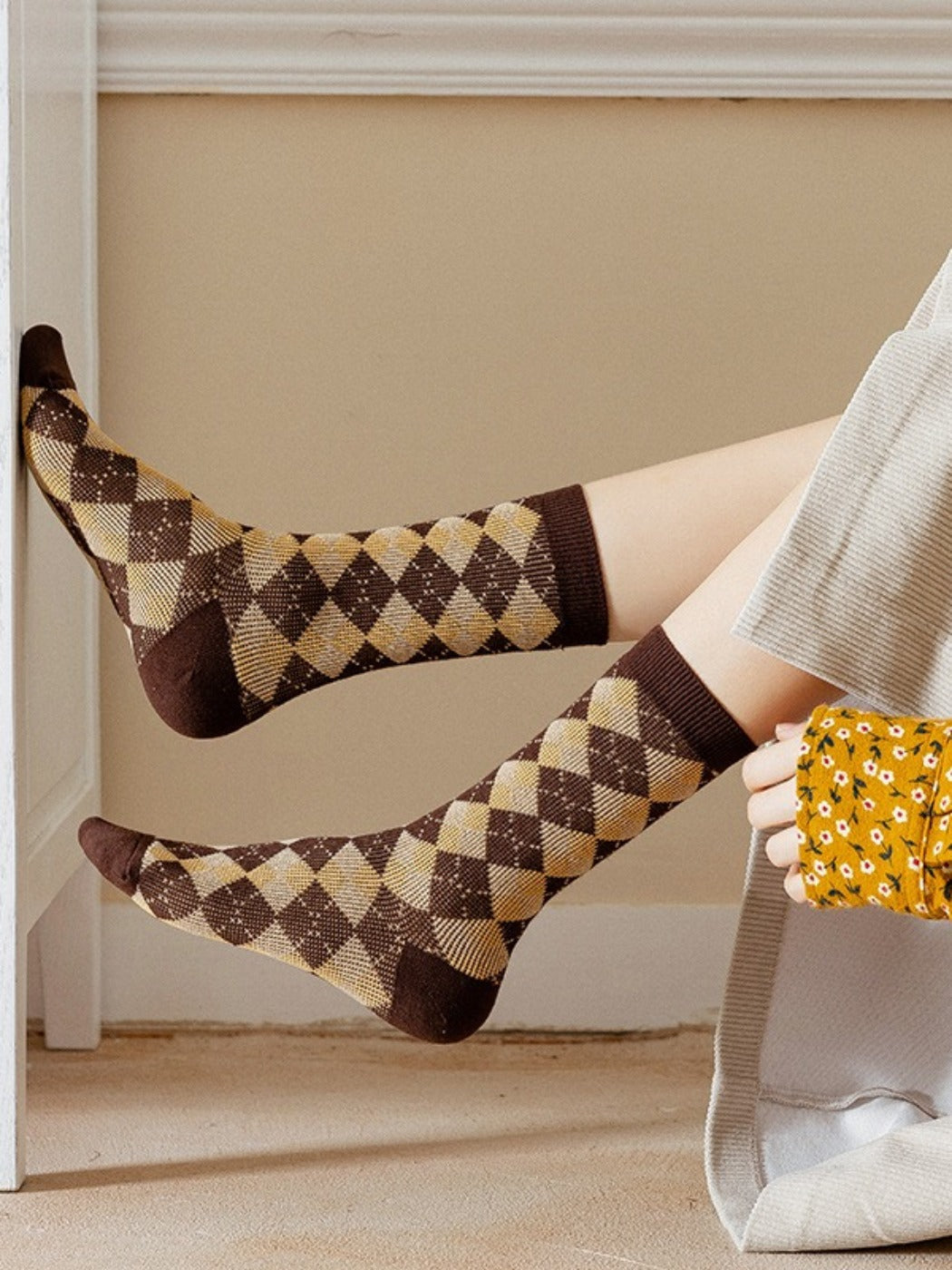Rufia - Retro Brown-Tone Mid-Calf Winter Socks