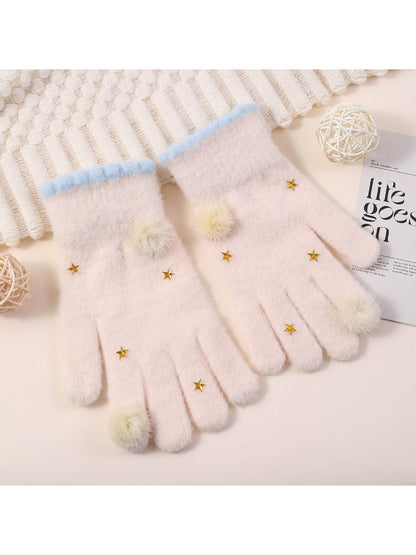 Gloving – Plush Star Accent Winter Gloves