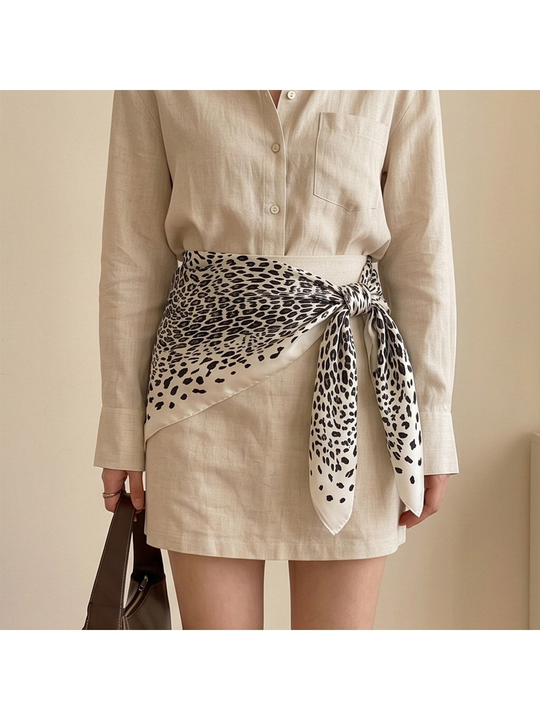 Scarvii - Fashion Leopard Print Square Scarf