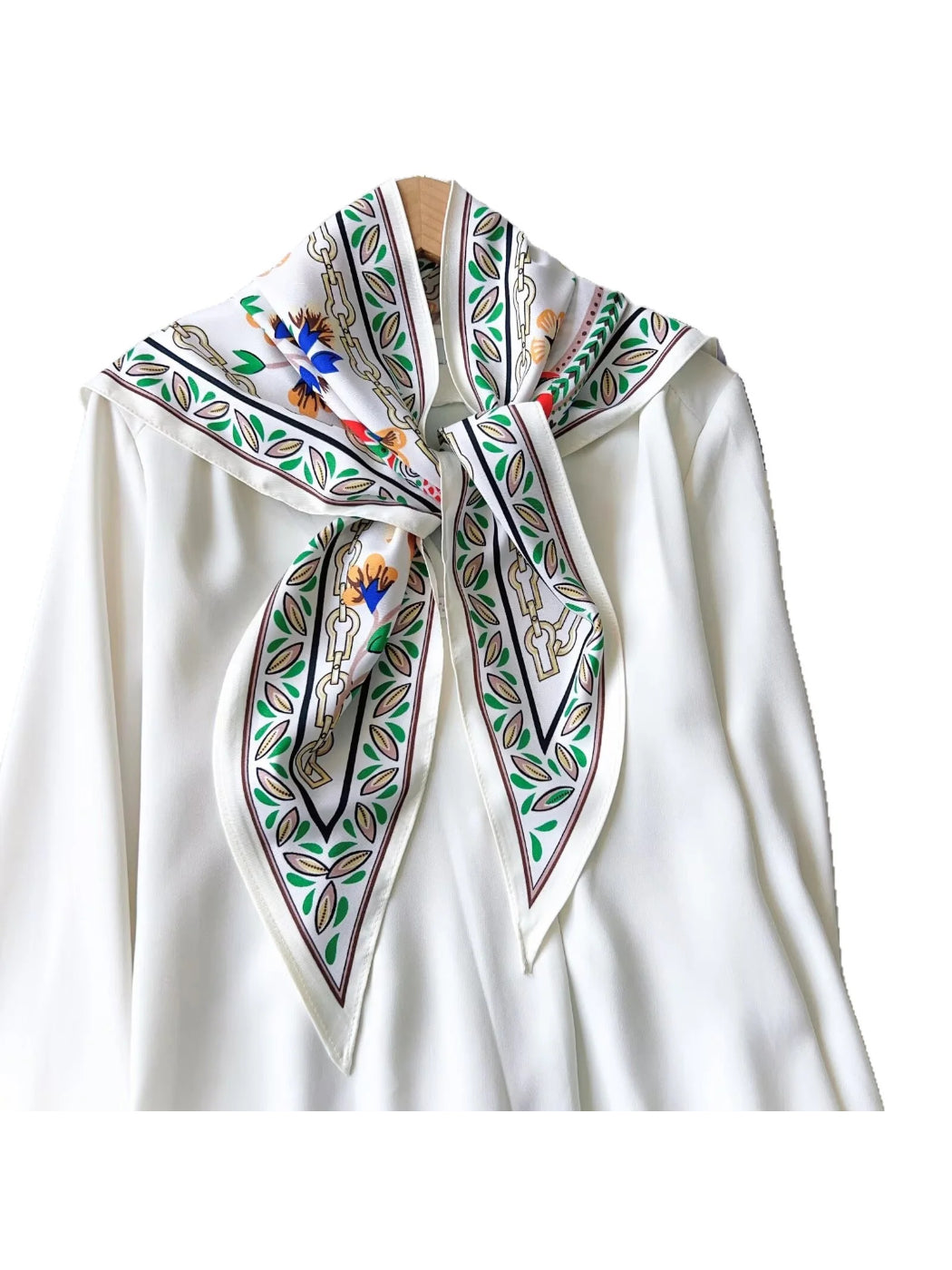 Scarvii Floral Chain Print Triangle Scarf