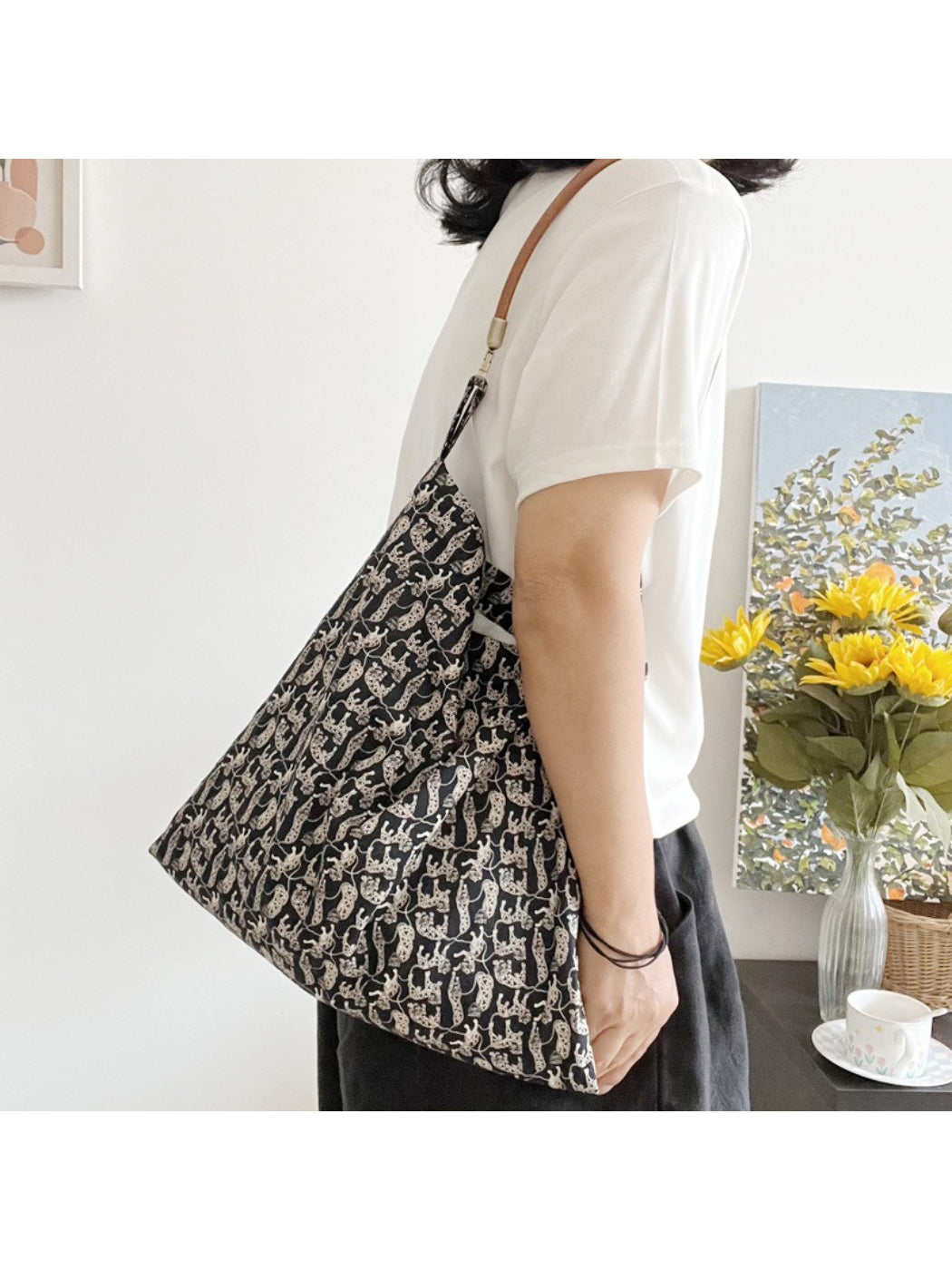 Cosbai black shoulder bag with strap and black cat graphic