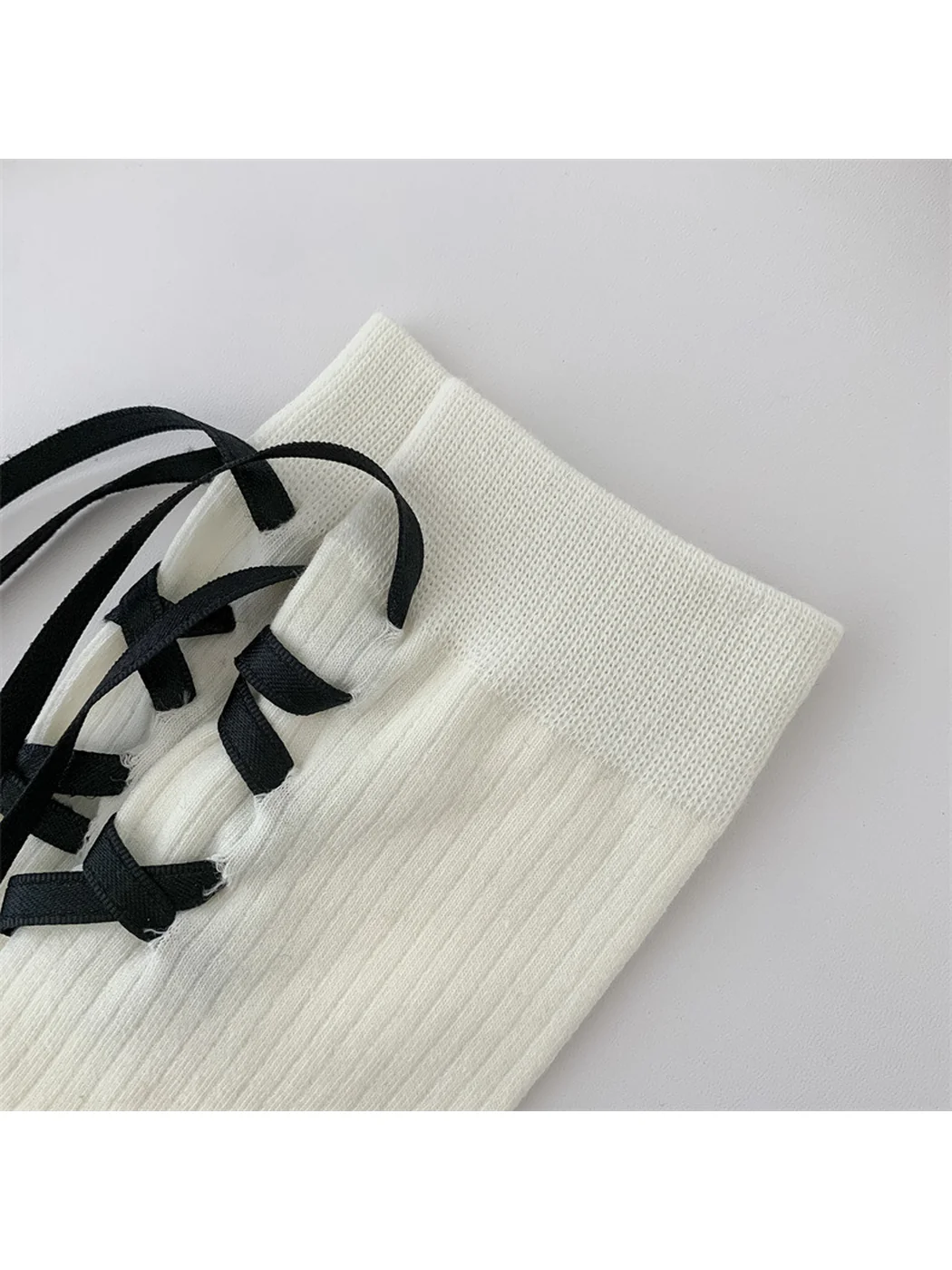 Rufia - Ribbed Contrast Ribbon Lace-Up Socks