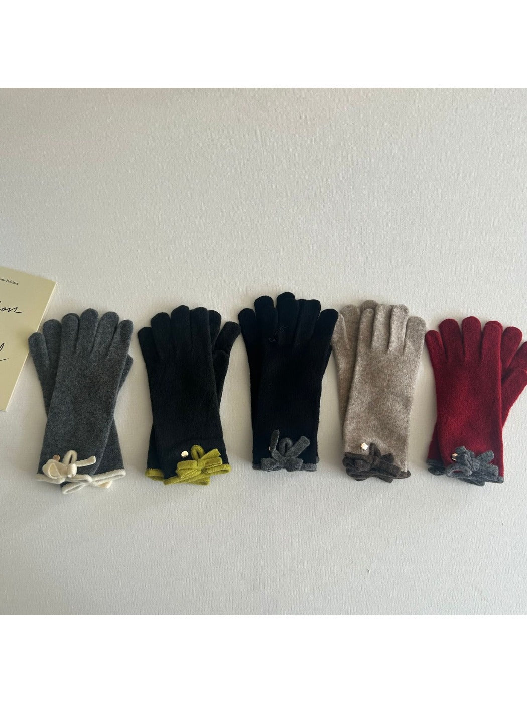 Gloving - Cute Knitted Gloves with Bow & Touchscreen