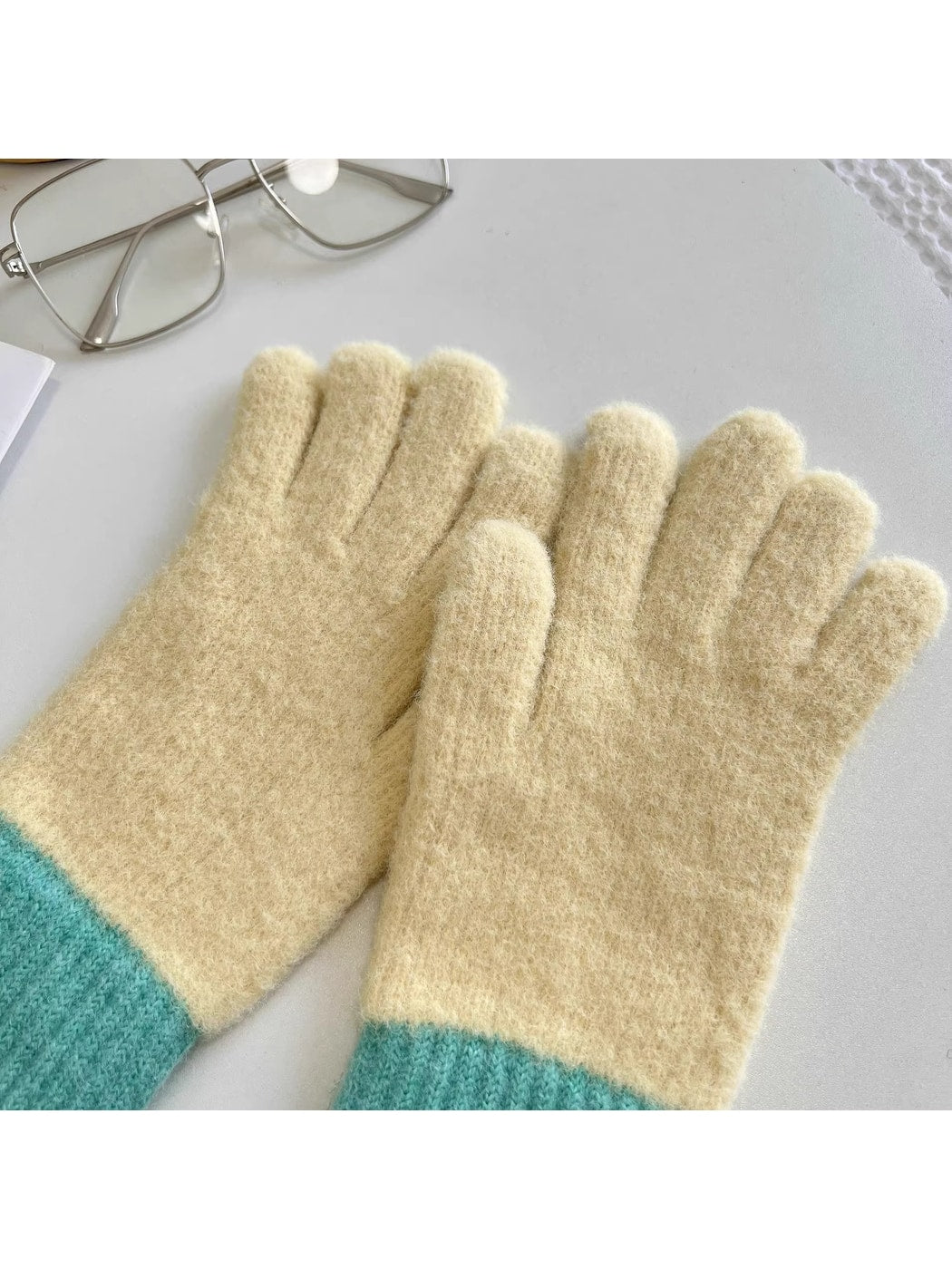 Gloving - Color Block Plush Finish Women's Winter Gloves