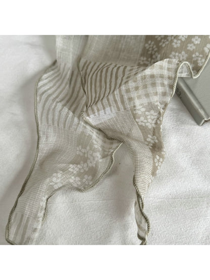 Scarvii - Simple Muted Printed Diamond-Shaped Scarf