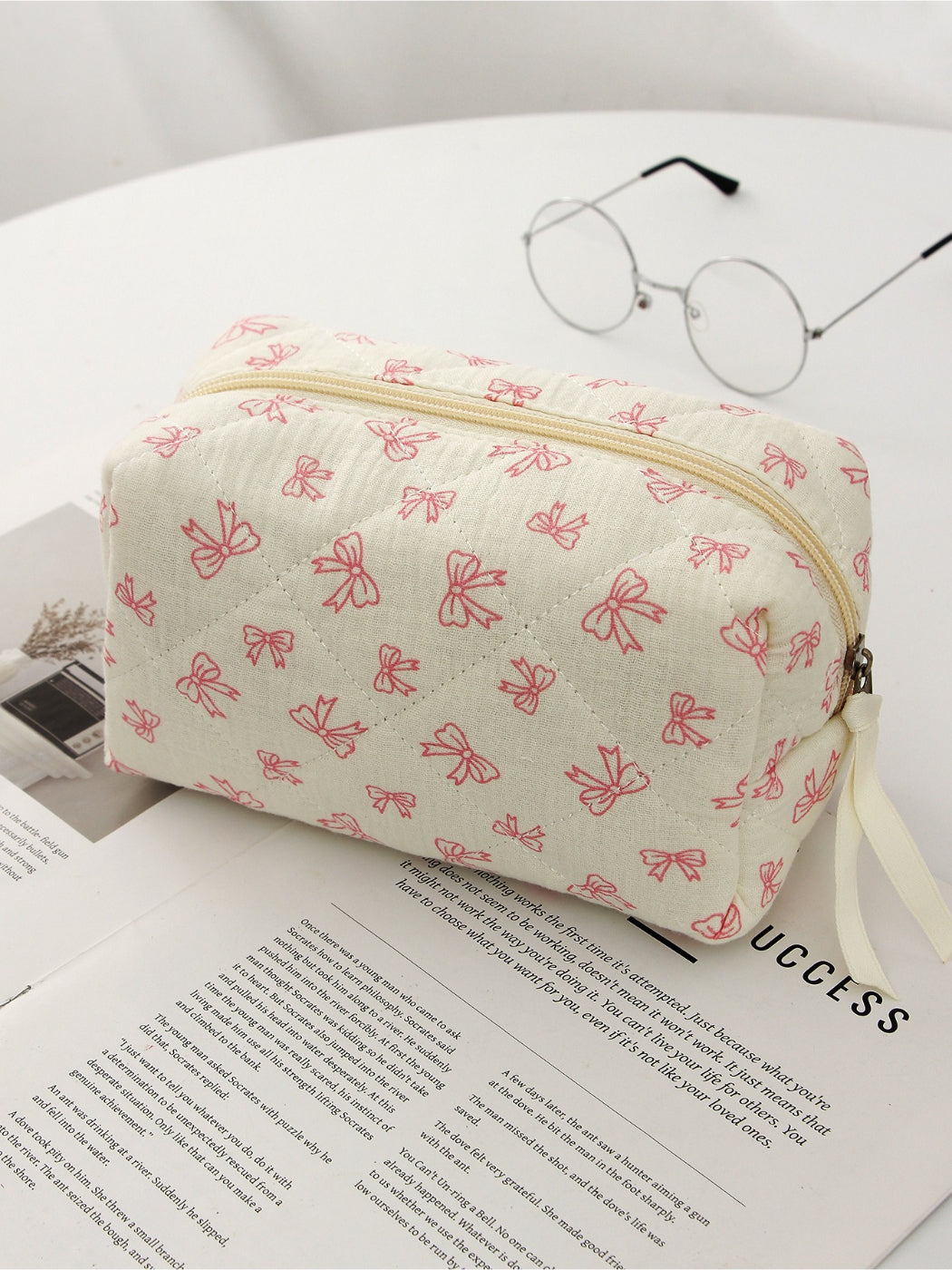 Cosbai - Ribbon Print Cosmetic Pouch