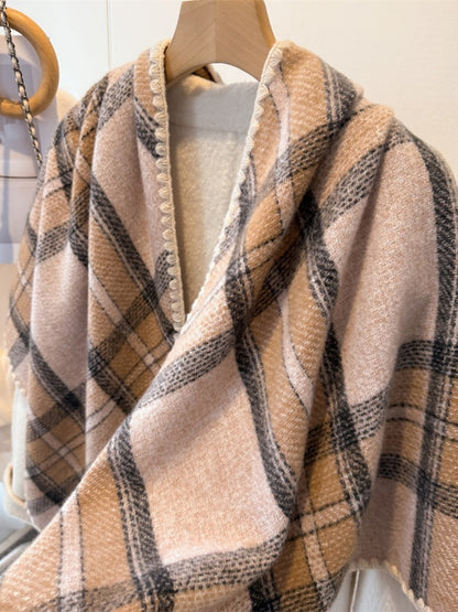 Scarvii - Classic Scarf with Plaid Pattern