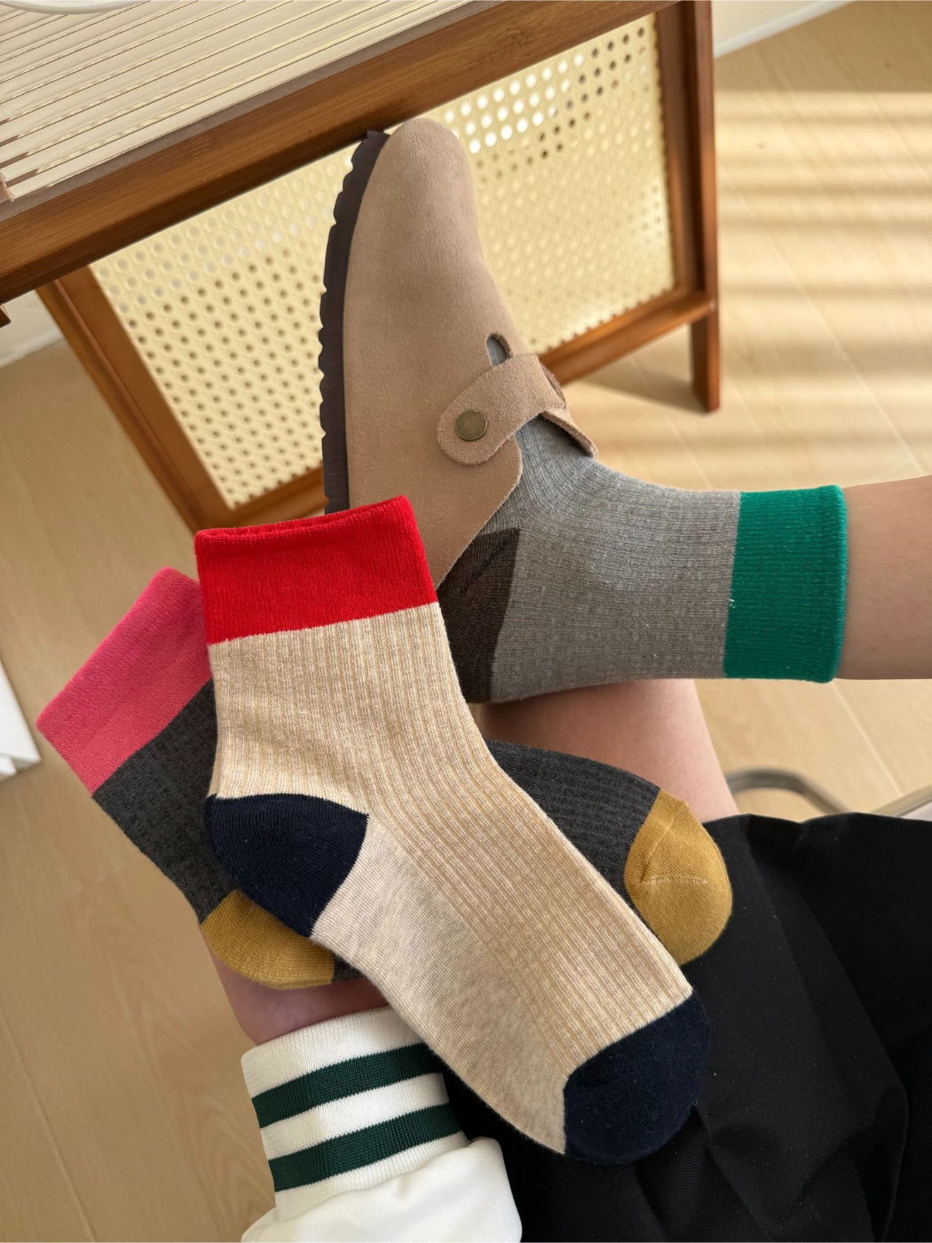 Rufia - Two Tone Ribbed Colorblock Crew Socks