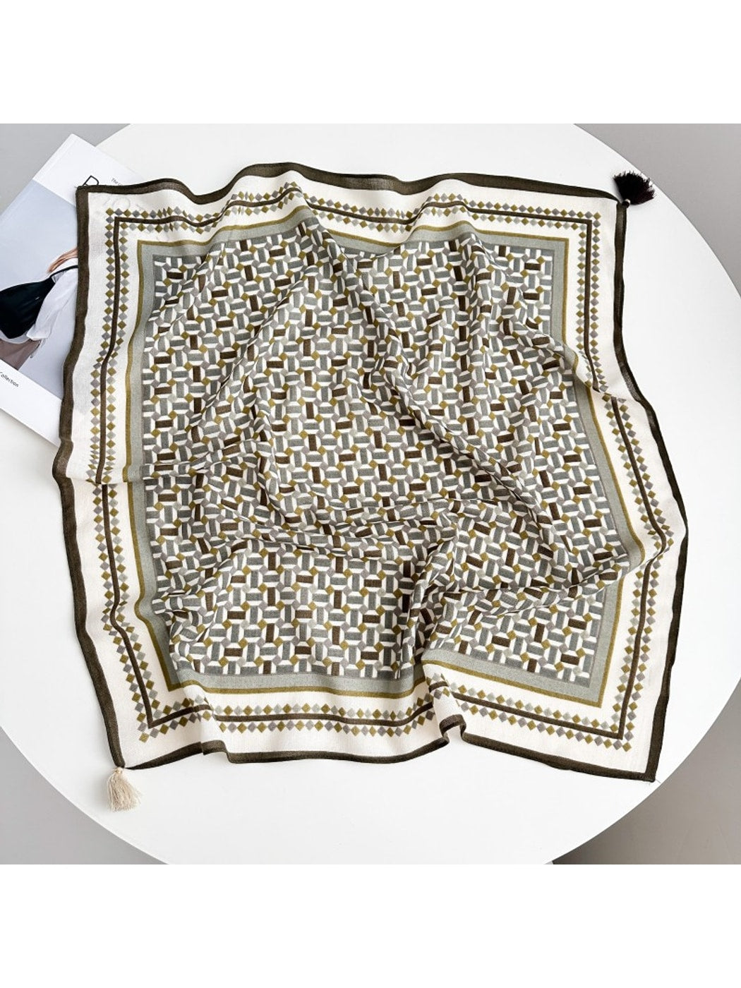 Scarvii - Elegant Geometric Print Square Scarf