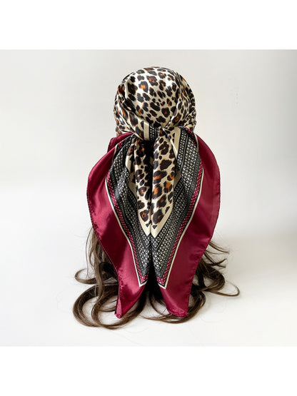 Scarvii - Leopard Border Accent Square Scarf