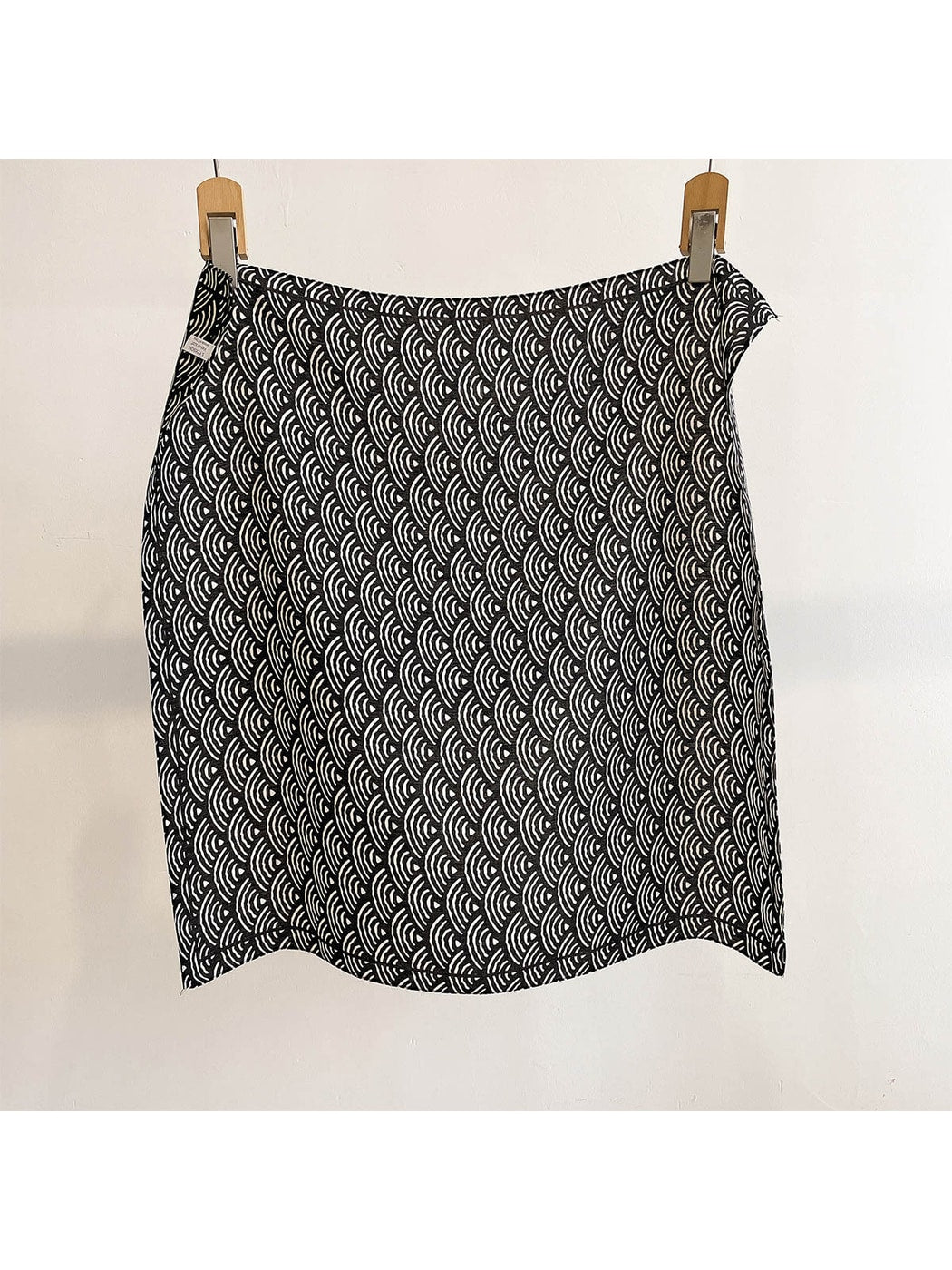 Scarvii - Seigaiha Wave Pattern Square Scarf
