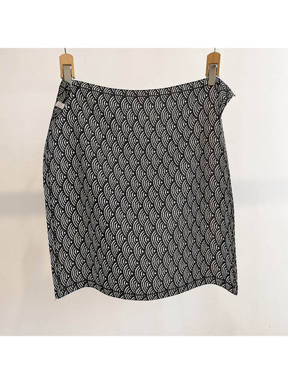 Scarvii - Seigaiha Wave Pattern Square Scarf