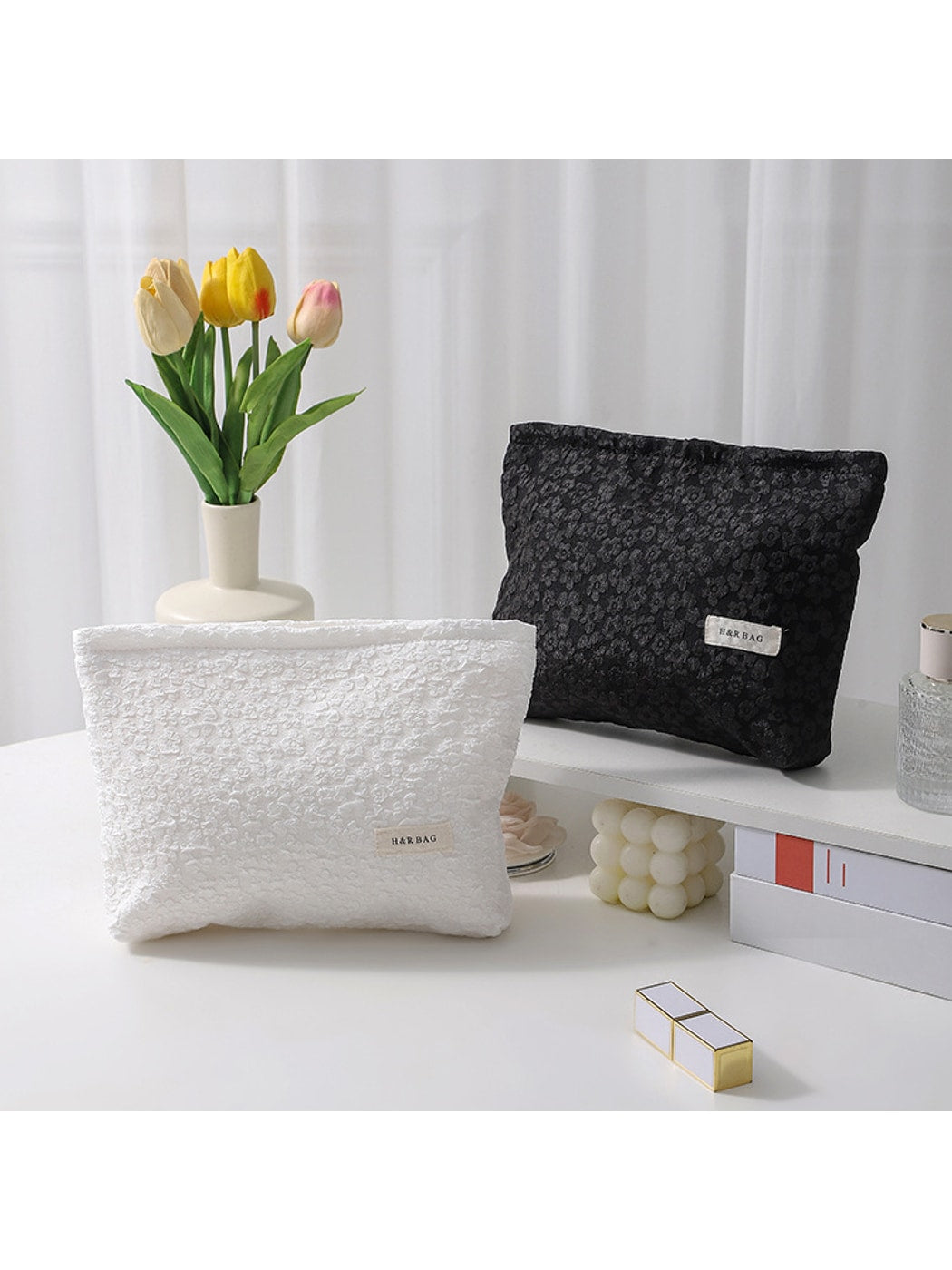 Cosbai - Geometric Print Handheld Makeup Bag