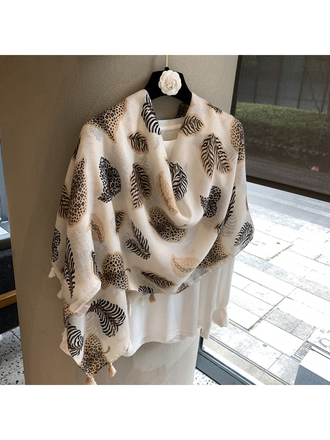 Scarvii - Geometric Leaves Print Rectangular Scarf