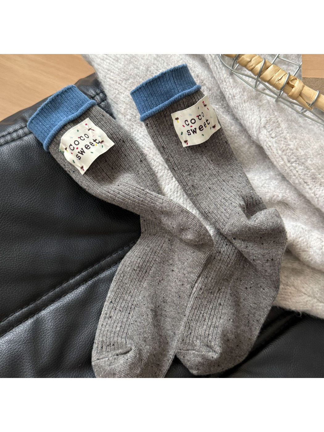 Rufia casual speckle knit crew socks paired with casual sneakers
