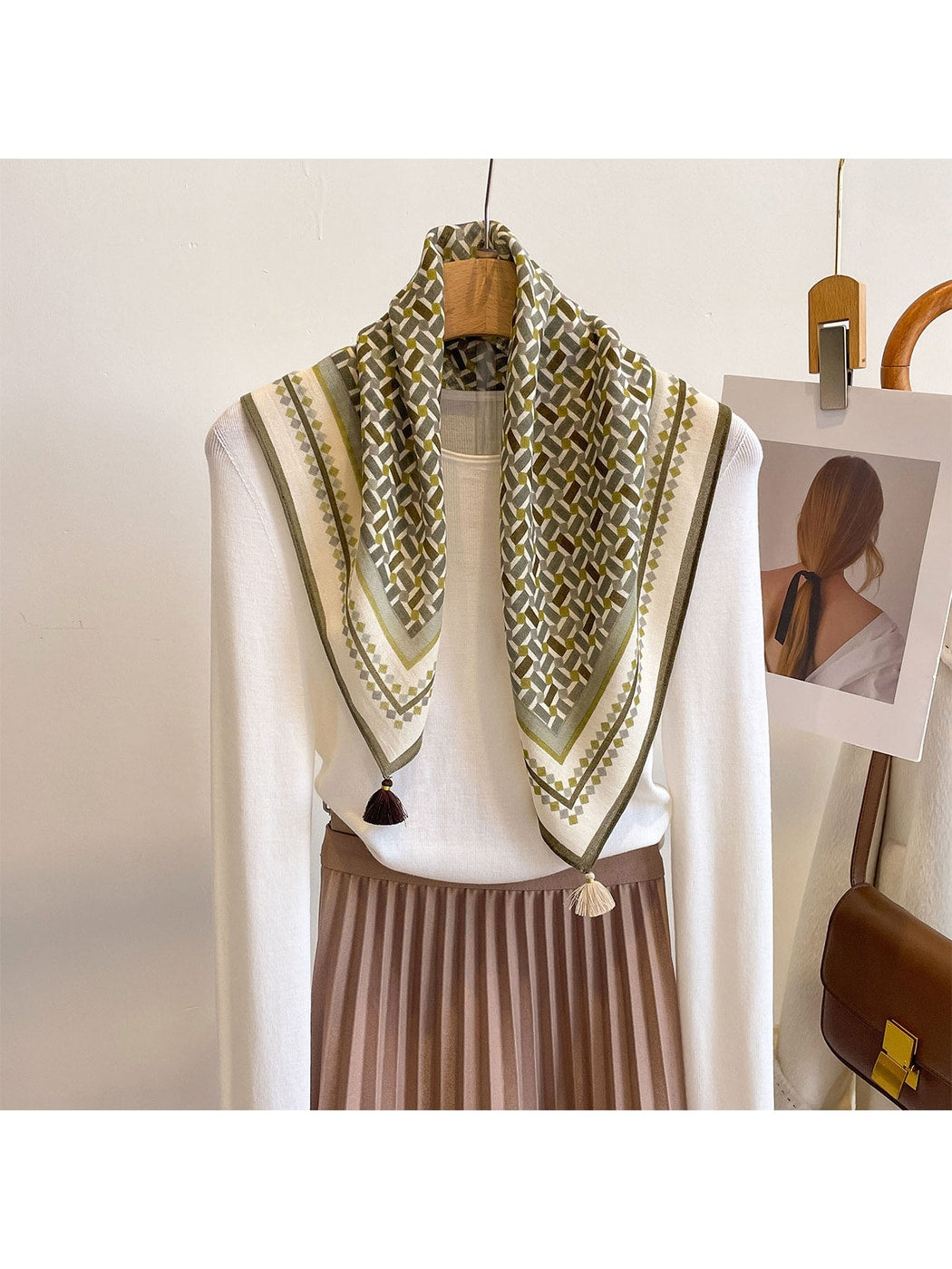 Scarvii - Fresh Green Geometric Print Square Scarf