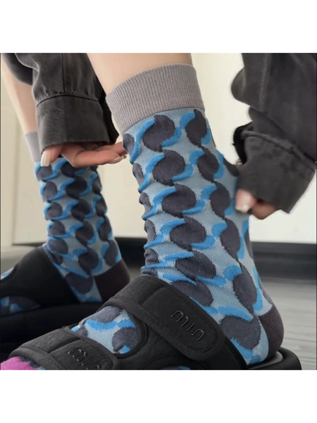 Rufia - Textured Bloom Mid Calf Socks