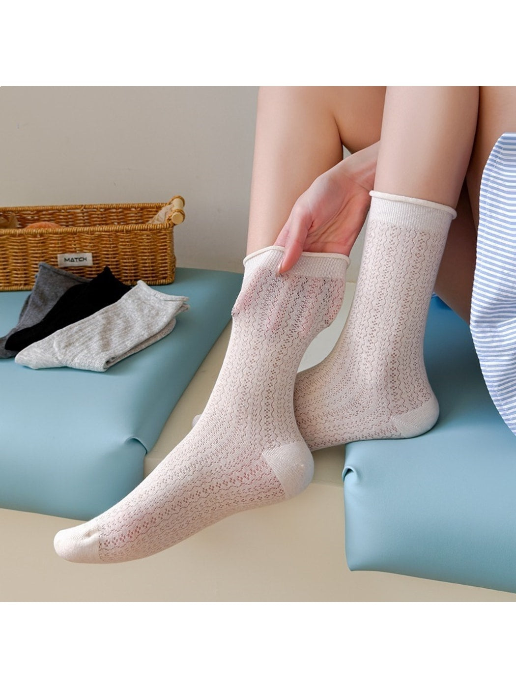 Rufia - Simple Solid Color Women's Crew Socks