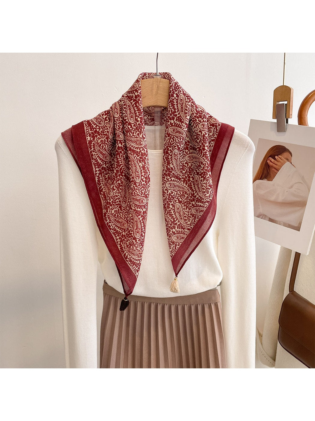 Scarvii - Decorative Border Paisley Fashion Square Scarf
