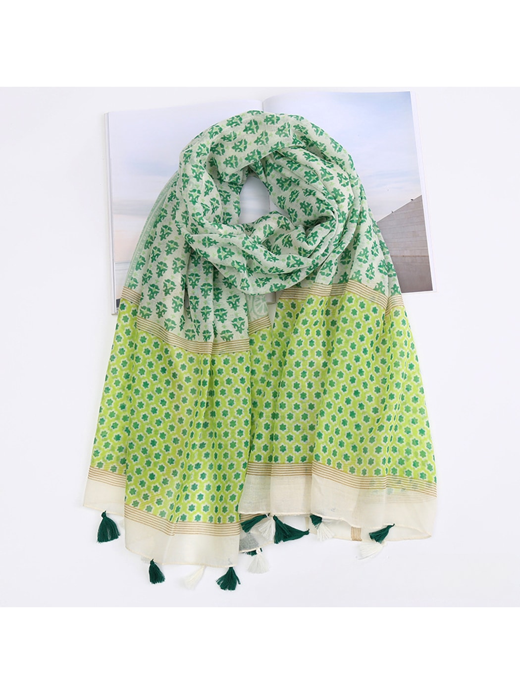 Scarvii - Green Floral Print Fringe Scarf